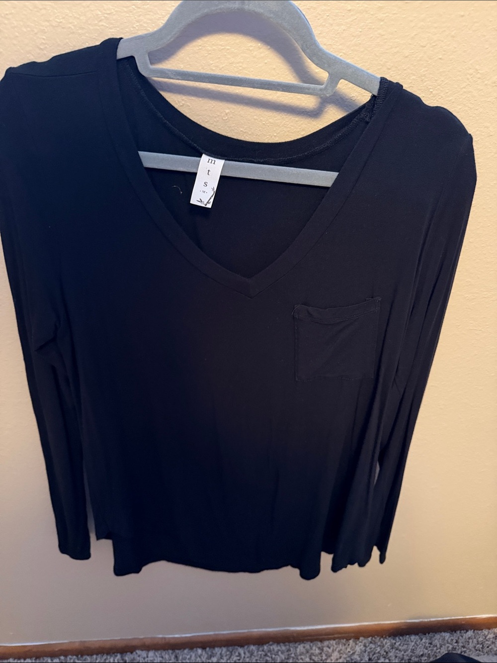 mts Black V-Neck Long Sleeve Pocket Tee